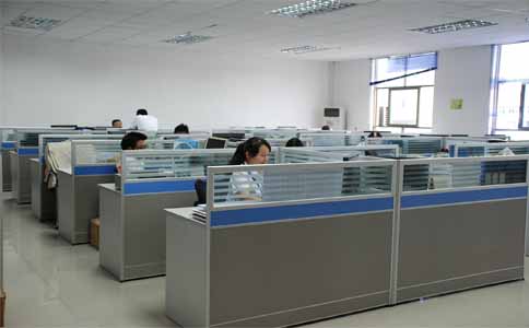 通發激光的辦公室很安靜，同事很友善